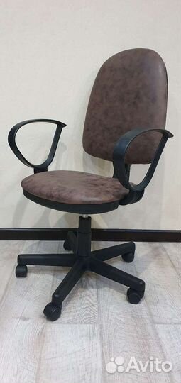 Компьютерное кресло офисный стул