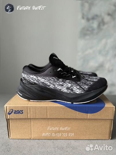 Кроссовки Asics Novablast 3 беговые 41-45