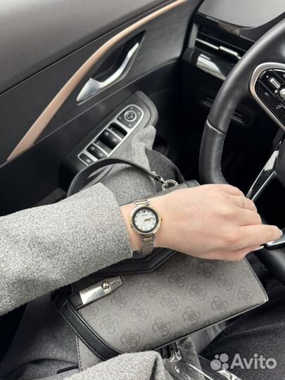 Наручные часы женские swarovsky