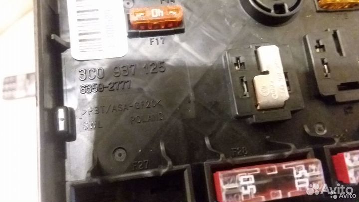 Блок предохранителей Volkswagen Passat B6 B7 CC