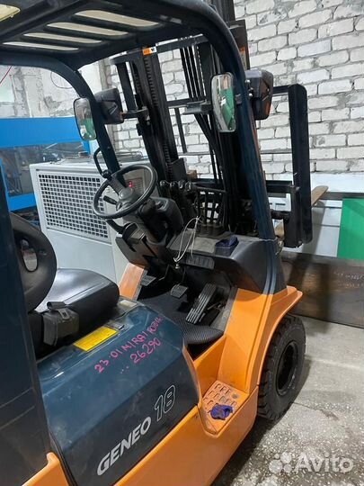 Вилочный погрузчик Toyota 02-7FG30, 2005