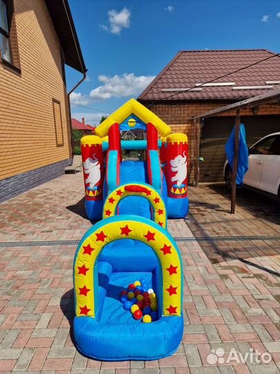 Надувной батут с горкой