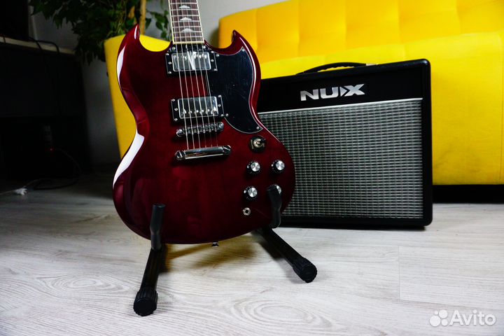 Электрогитара + Комбик + Аксессуары (Полный Набор)