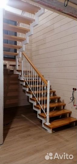 Лестница на металлокаркасе