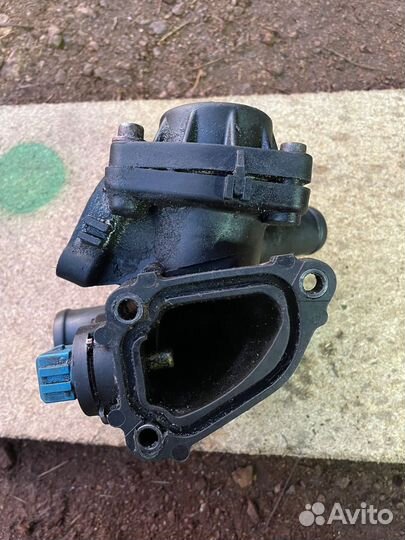 Корпус термостата VW Passat B5 VR5 AGZ 2.3 99г