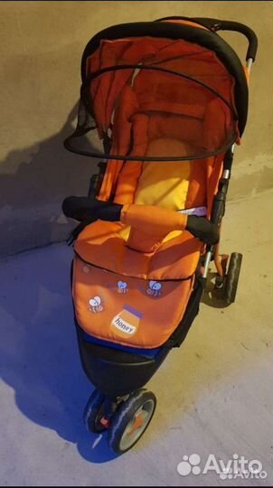 Прогулочная коляска