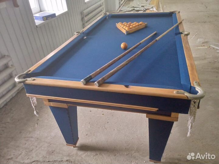 Бильярдный стол