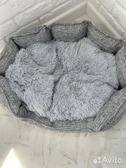 Лежанка для маленьких собак