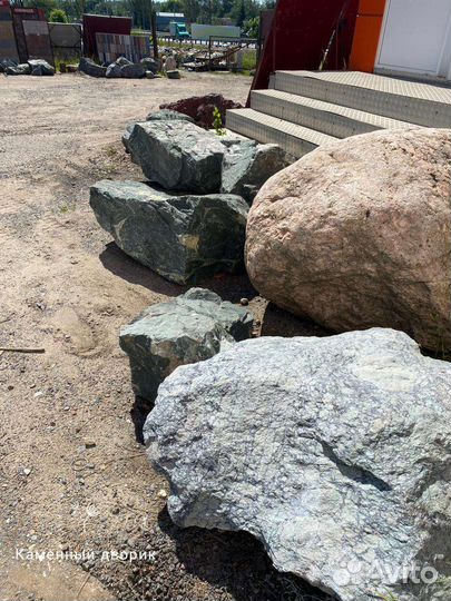 Глыбы Диабаз