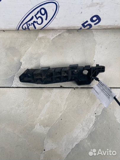 Кронштейн бампера передний правый Hyundai Santa Fe