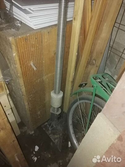 Винт для автомобильного подъёмника