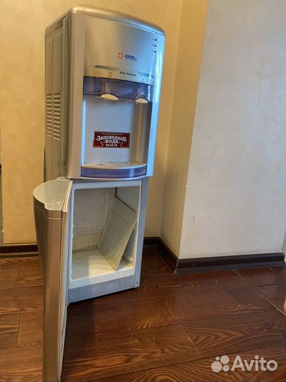 Кулер для воды с холодильником