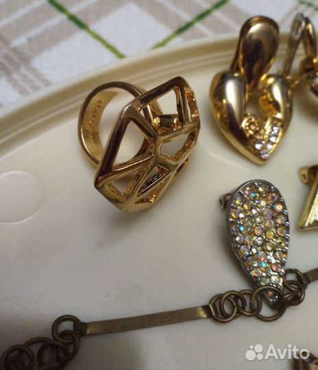 Лот бижутерии винтажная