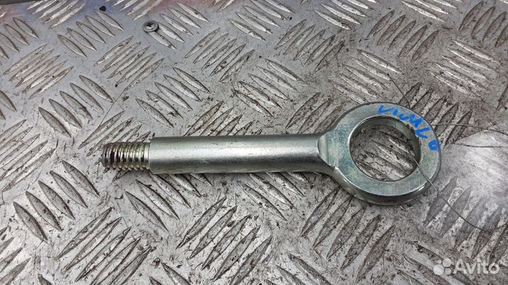 Крюк буксировочный на Chevrolet Trax