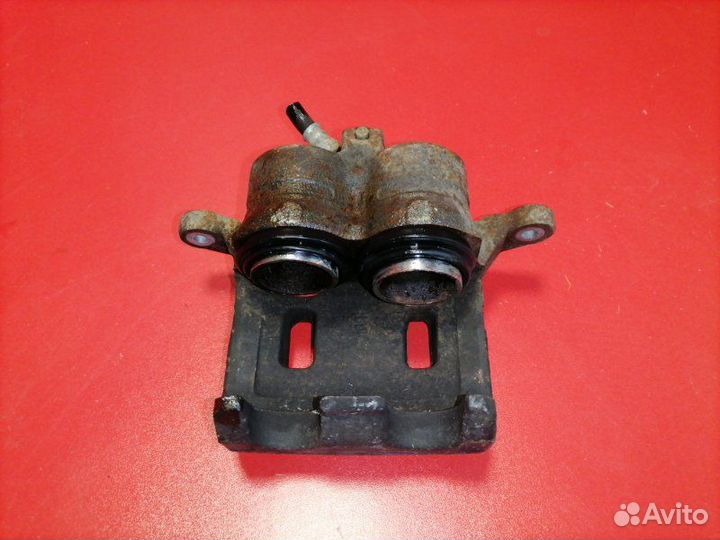 Суппорт передний правый Nissan Pathfinder R51