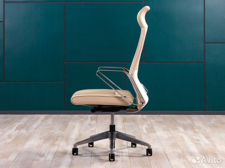 Кресло в кабинет руководителя