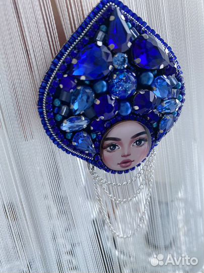 Брошь «Матрёшка» в синем,голубом цвете