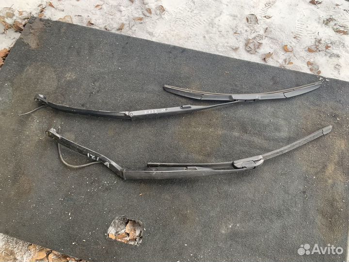 Infiniti fx 35 fx45 поводок дворника