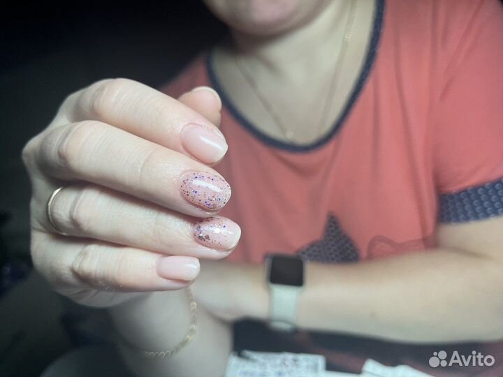Модель на маникюр