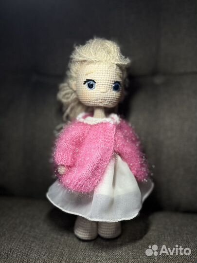 Кукла ручной работы с одеждой