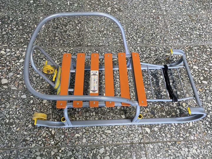 Санки на колесах со съемной ручкой