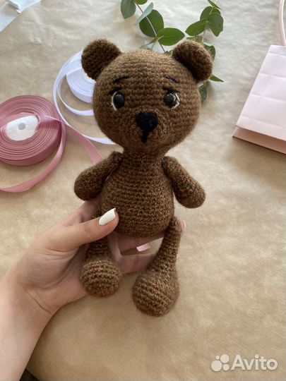 Вязаная игрушка мишка