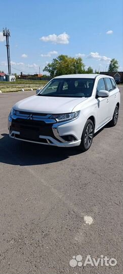 Mitsubishi Outlander, 2022