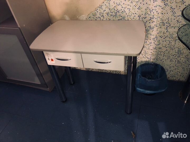 Письменный стол