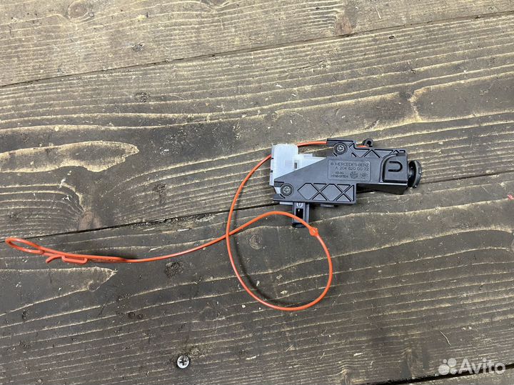 Активатор замка крышки бензобака Mercedes