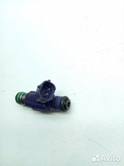 Форсунка топливная Nissan X-Trail T30 QR20DE