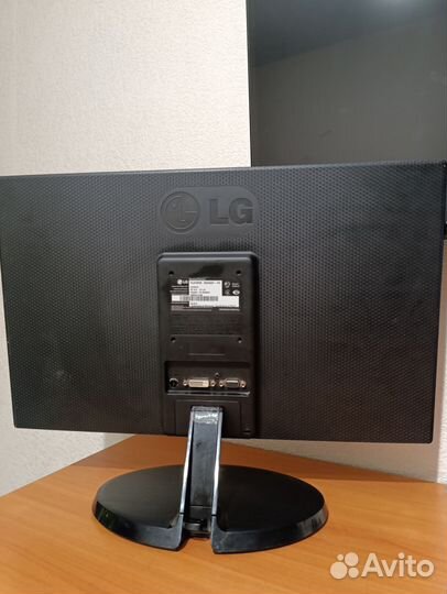 Монитор 22 дюйма