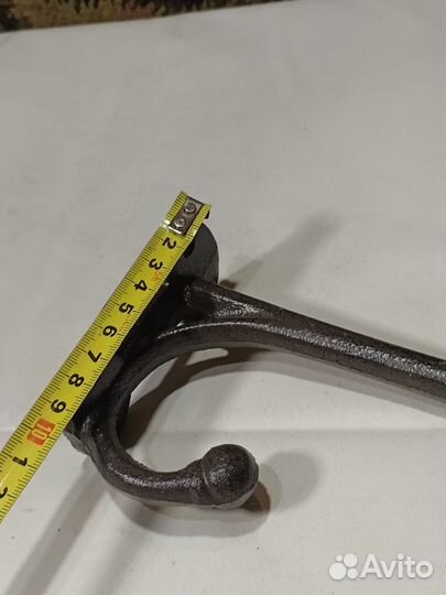 Крючок чугун