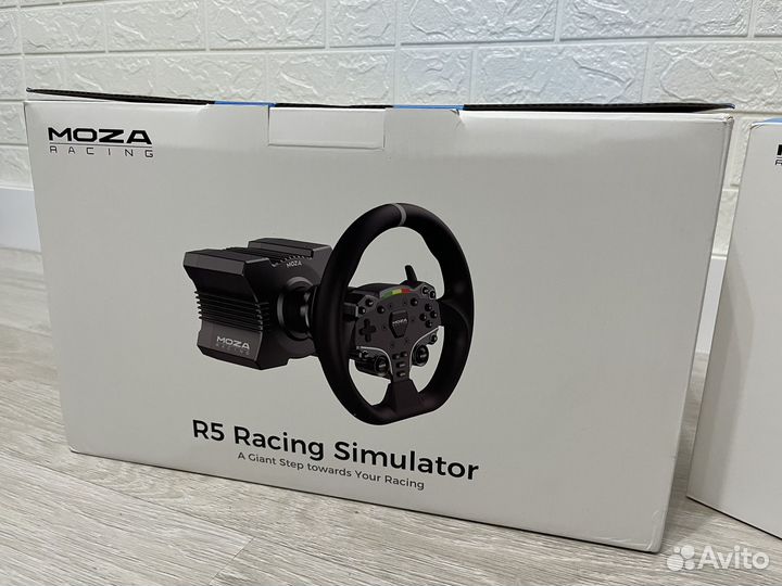 Игровой руль Moza R5 с 3 педалями SR-P Lite новый