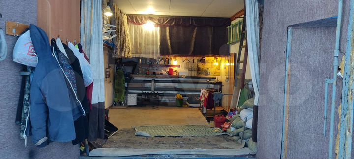 Гараж, > 30 м²