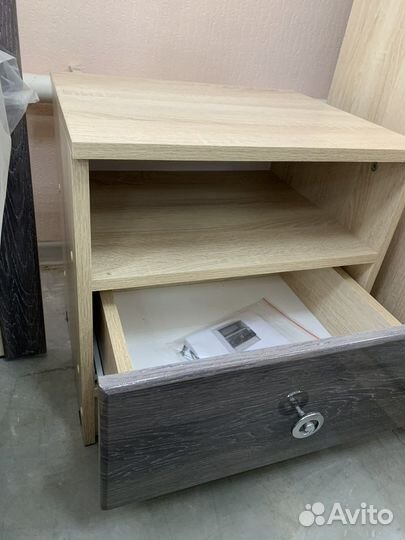 Тумба прикроватная