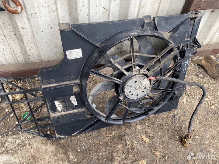 Диффузор радиатора Volkswagen Transporter T5 2003