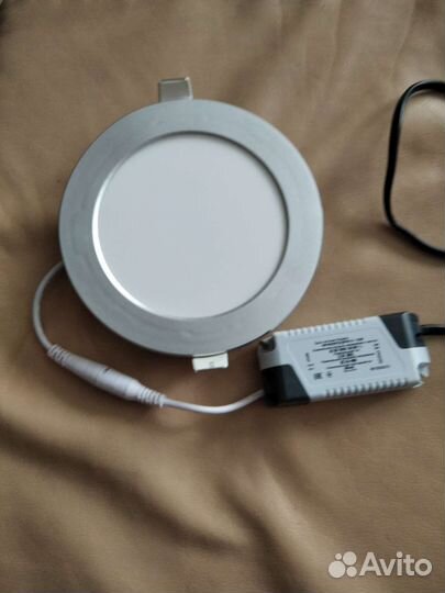 Светильник встраиваемый led