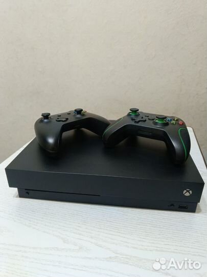 Xbox one x (возможен торг)