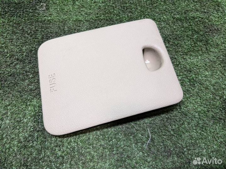 Крышка блока предохранителей KIA Carnival 2006