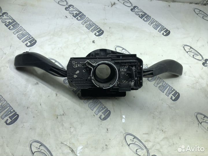 Блок переключателей подрулевой Skoda Fabia