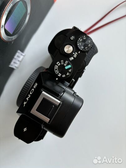 Беззеркальная камера Sony A7 (первого поколения)