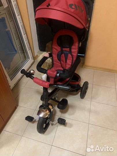 Детский велосипед с родительской ручкой новый