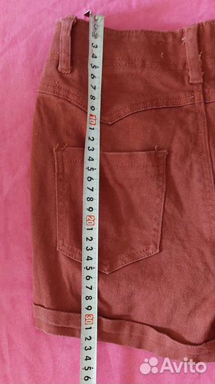 Женские шорты разные 44,46