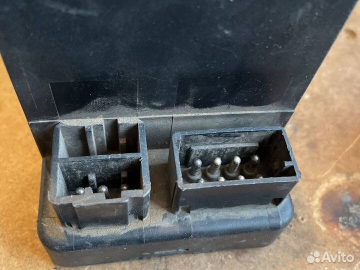 Компрессор центрального замка mercedes C202