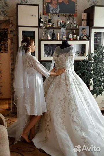 Свадебное платье