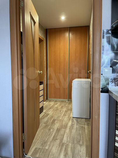 2-к. квартира, 50 м², 3/9 эт.