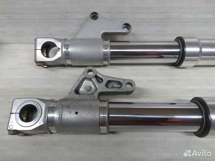 Перья вилки Ducati ST4