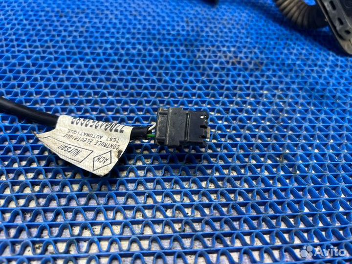 Проводка двери Renault Symbol седан 2008