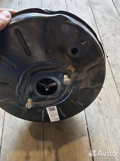 Вакуумник тормозной Volkswagen Tiguan 2