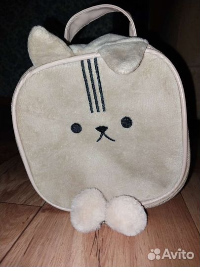 Сумка види котика